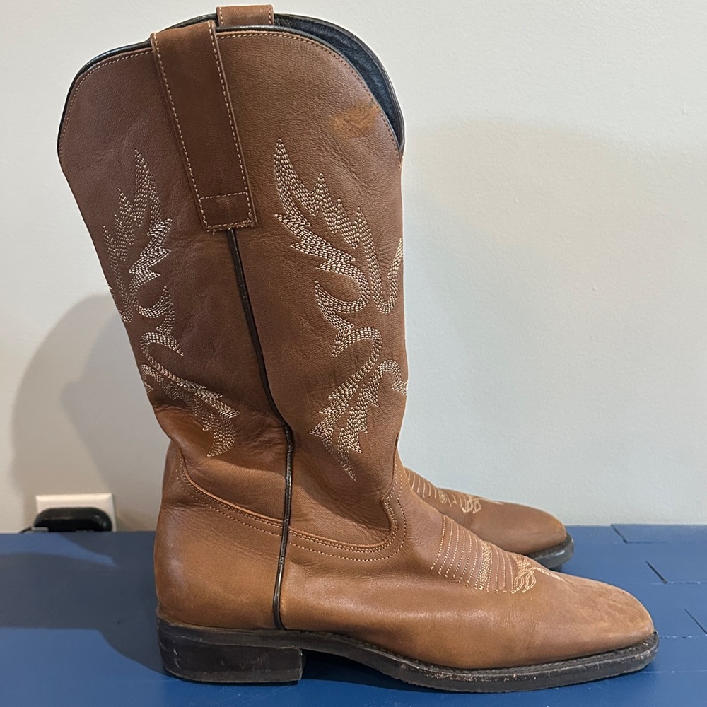 Men's Tan Leather Western Cowboy Boots with Embroidered Stitching